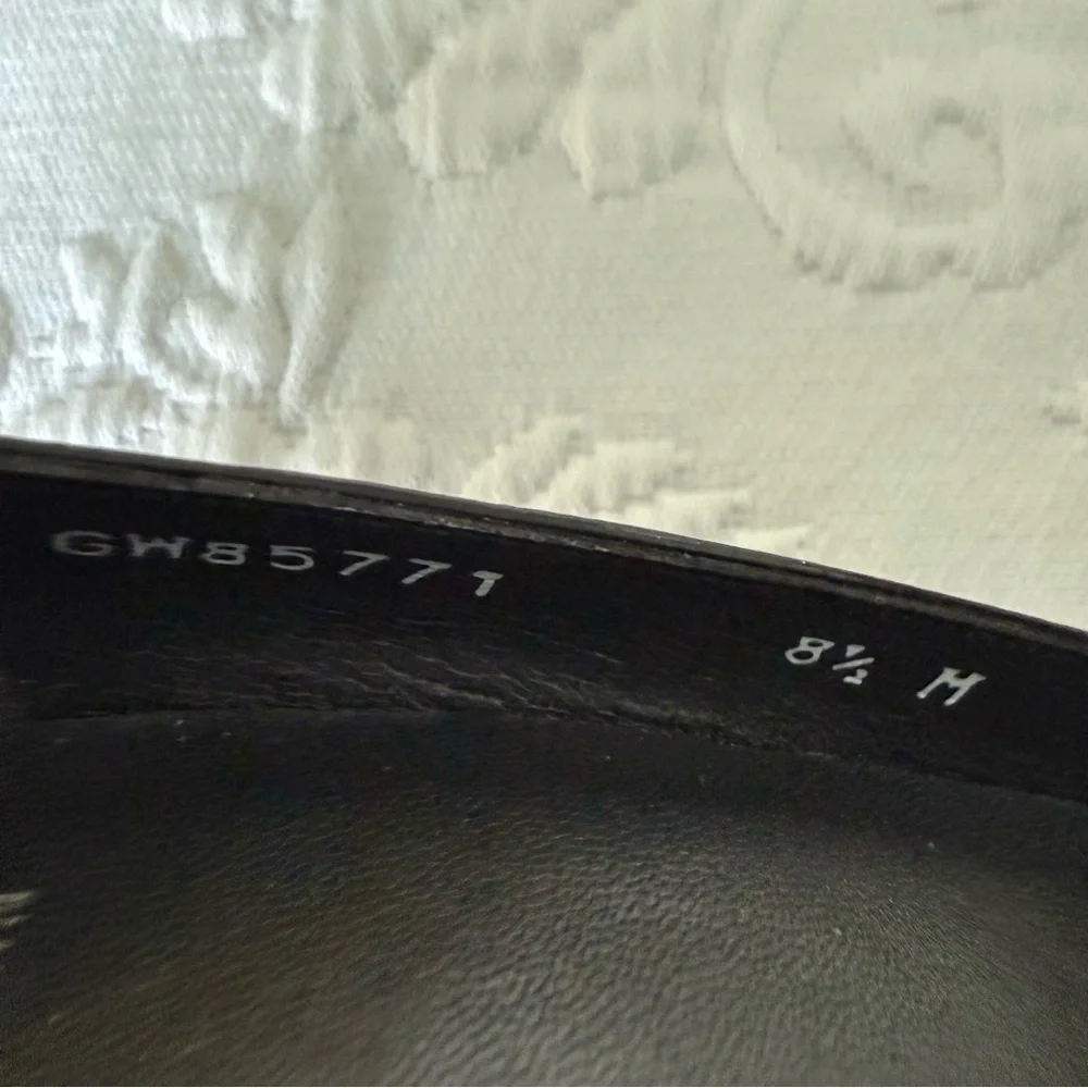 Stuart WEITZMAN Black Patent Leather peep toe Heels Size 8.5